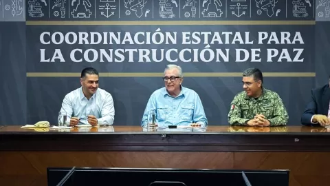 Realiza el Gobernador Rocha Moya y el Secretario García Harfuch reunión de seguridad