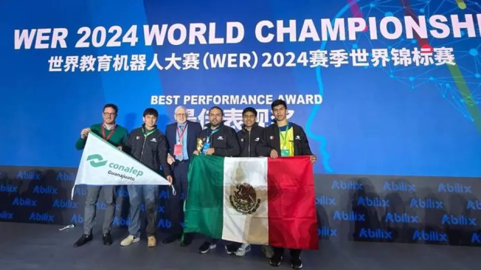 Estudiantes mexicanos obtienen primer lugar en Torneo Mundial de Robótica en Shanghái