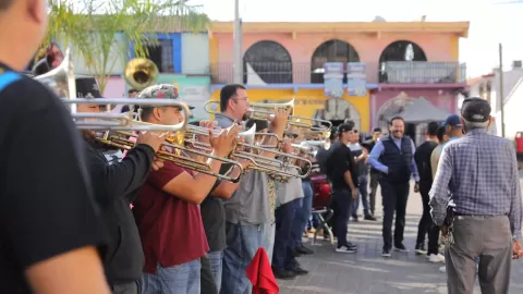 Entregan 80 apoyos de “Sinaloa Late Fuerte” a músicos de Concordia