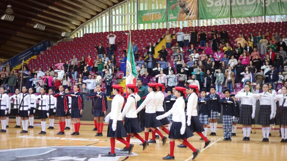 Realizan concurso de escoltas de bandera en etapa estatal