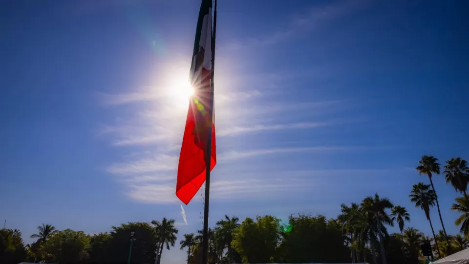 Realizan acto cívico para conmemorar el Día de la Bandera Nacional