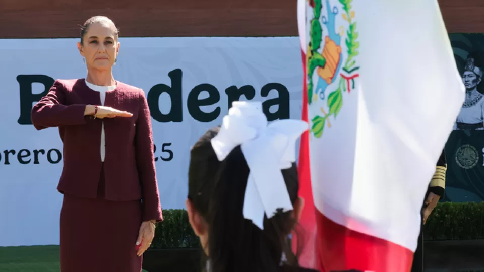 Presidenta Claudia Sheinbaum conmemora el Día de la Bandera