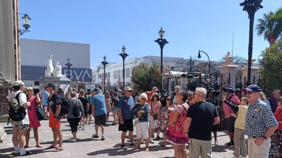 Recibió Mazatlán a más de 3 mil cruceristas con el Discovery Princess