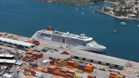 Visita Mazatlán el primer crucero turístico de mayo