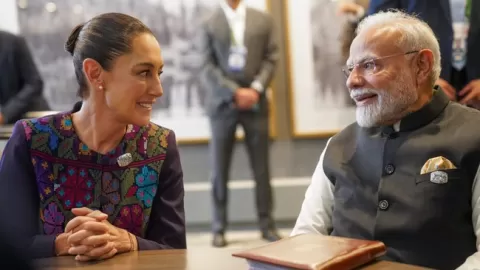 En G7, conversan Presidenta Claudia Sheinbaum y primer ministro de India, Narendra Modi