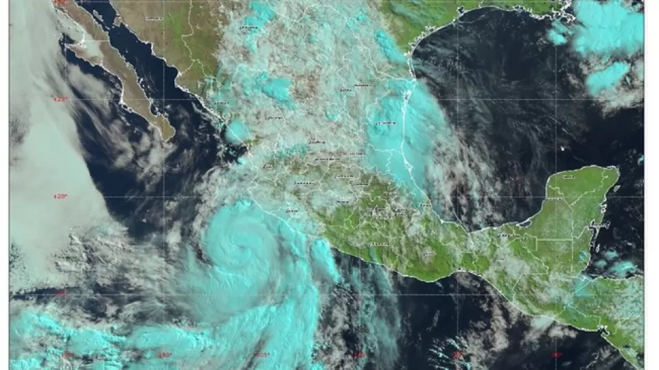 Flossie ahora ya es huracán categoría 2 en la escala Saffir-Simpson