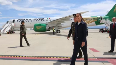 Claudia Sheinbaum recibió la primer aeronave Embraer E195-E2 de Mexicana de Aviación