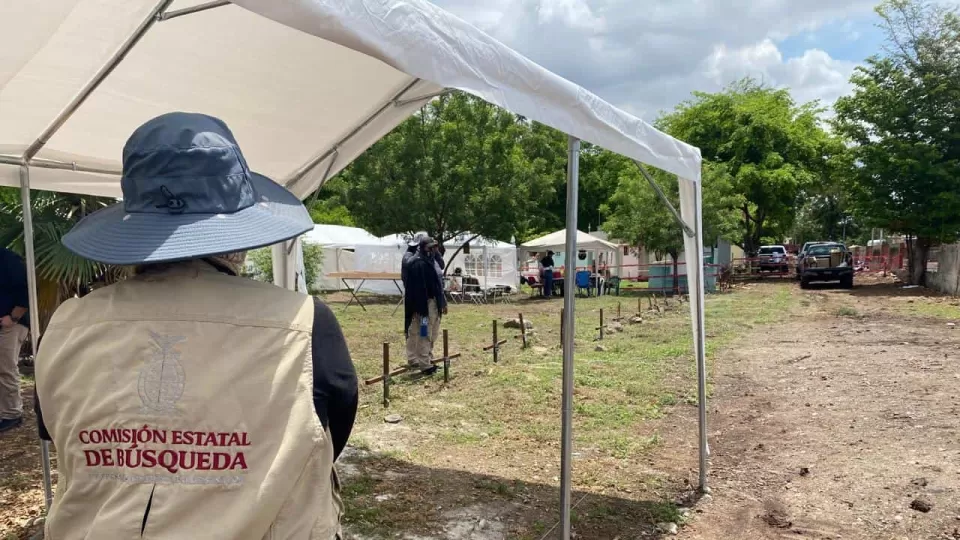 Exhuman cuerpos de fosa común en el panteón “21 de Marzo”  con fines de identificación humana