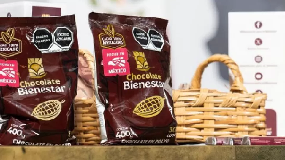 Presentan productos Hecho en México: Chocolates Bienestar, en sus diferentes presentaciones