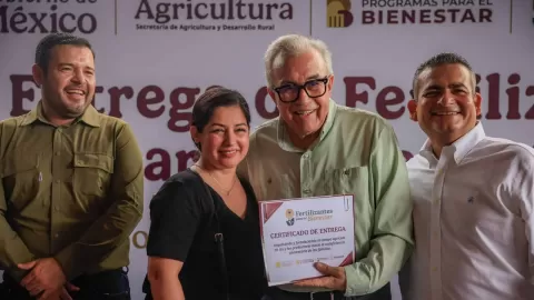 El gobernador encabezó entrega del programa de fertilizantes para productores de riego