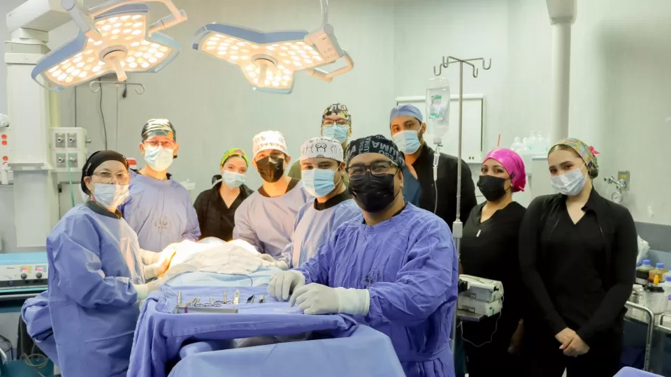 Realizan 19 cirugías gratuitas de reconstrucción de mama, con la 8va jornada del programa "Recuperando Sonrisas"