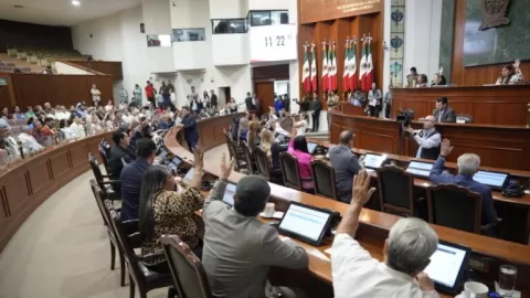 Pleno del Congreso ratifica por cuatro años más a titular de la UTE