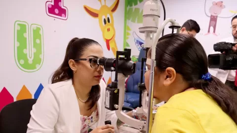 Realizar examen de la vista previo al inicio del ciclo escolar, permite un mejor desarrollo escolar y emocional