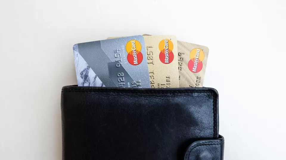 El cobro de comisión por pago con tarjeta es una violación a la Ley: Profeco