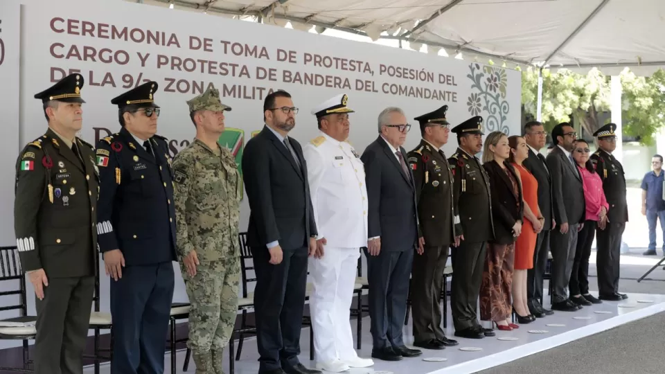 Asiste Gobernador Rocha a toma de protesta de nuevo Comandante de Novena Zona Militar