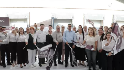 Gobernador da el banderazo de inicio de las Rutas de la Salud para abastecer Centros de Salud