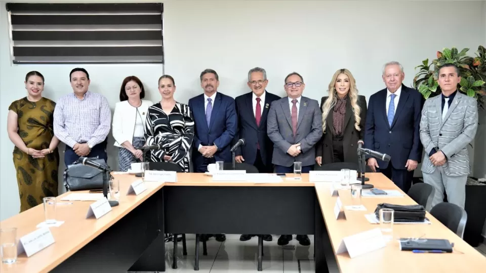 Comisión de Educación, Ciencia y Tecnología sostiene reunión con rector de la UAdeO