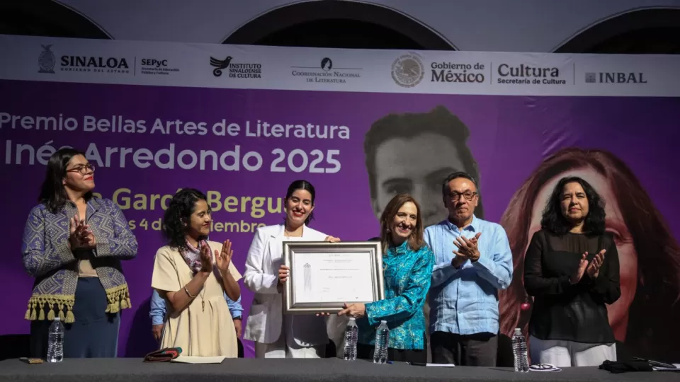 Ana García Bergua recibe el Premio Bellas Artes de Literatura Inés Arredondo 2025