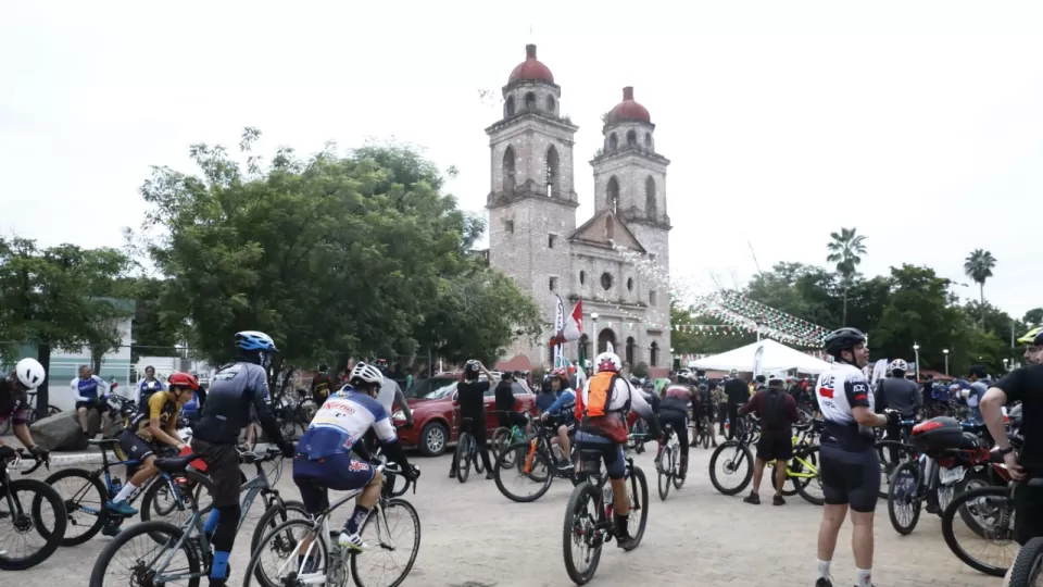 Más de mil 600 ciclistas, patinadores y senderistas participaron en “Aventura Narnia: Rodada Mexicana 2025”