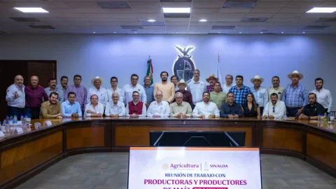 Gobernador y secretario de Agricultura valoran con productores condiciones de comercialización del maíz 2026