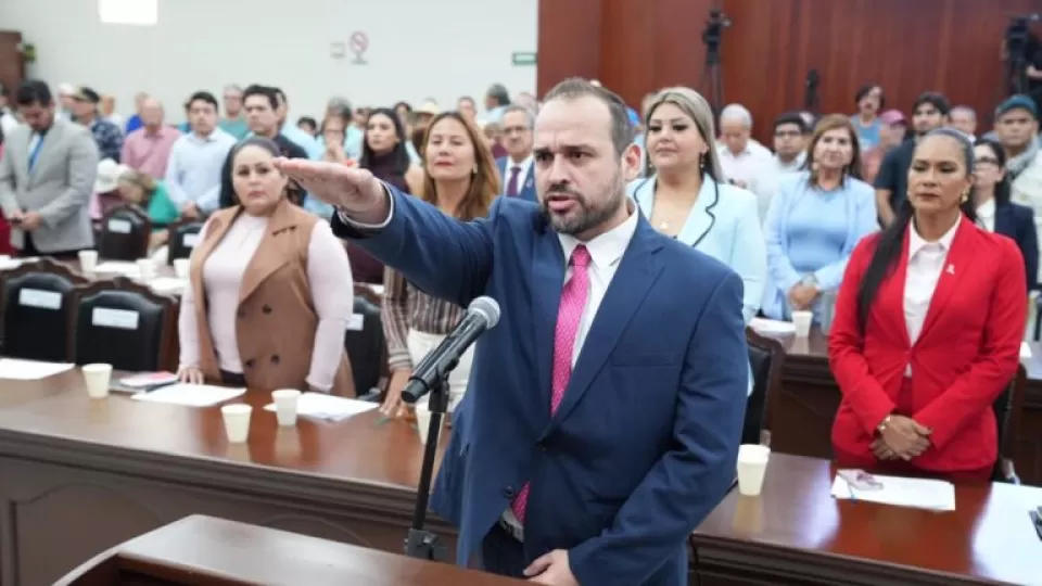 Reeligen a Magistrado de Sala Regional del TJA; le toman protesta