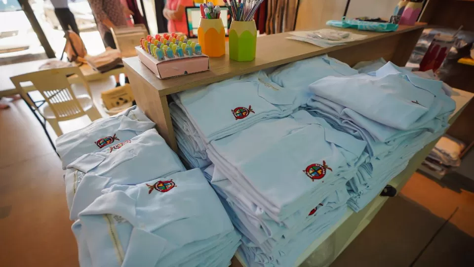 Avanza en tiempo y forma la entrega de uniformes y útiles escolares en Sinaloa