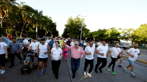 Gobernador encabezó el arranque de la Carrera de la Salud 2025 “Corre y Apoya”