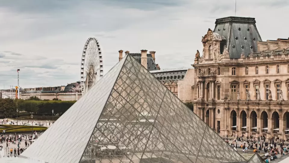 Importante avance: detienen a cinco nuevos sospechosos por el millonario robo de joyas en el Museo del Louvre