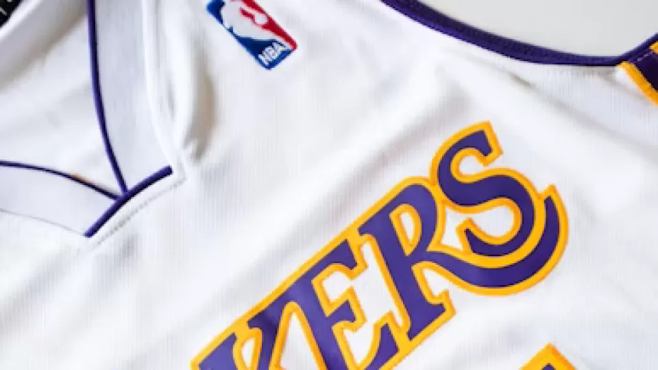 NBA aprueba venta histórica de Lakers por 10 mil millones de dólares: el mayor acuerdo deportivo de la historia