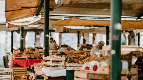El vibrante regreso de los mercados de barrio: un impulso vital para la economía local