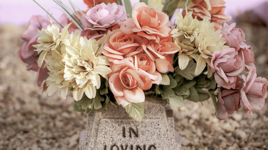 Cementerios 2.0: códigos QR y funerales online redefinen el adiós en la era digital