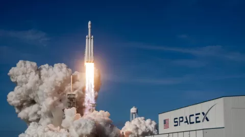 Starlink V3: SpaceX marca un hito con el lanzamiento exitoso de la primera fase de su constelación de próxima generación