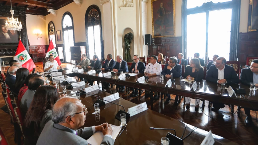 México rechaza declaratoria de persona non grata contra Sheinbaum y niega injerencia en Perú: un giro diplomático