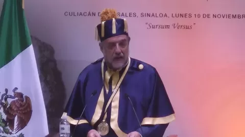 La UAS otorgó el día de hoy en ceremonia solemne el Doctorado  Honoris Causa al Dr. Francisco  Luciano  Concheiro Bórquez