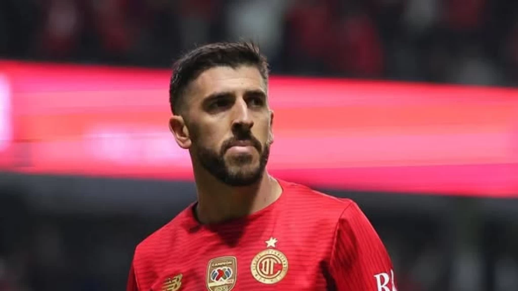 De 'patito feo' en Portugal a estrella escarlata: el resurgir de paulinho con Toluca