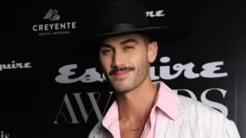 Alejandro Speitzer Recibe el Prestigioso Nombramiento de Hombre del Año por Revista Esquire