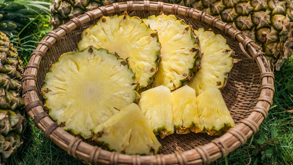 Piña en tu Dieta: Descubre los Múltiples Beneficios de esta Fruta Tropical para tu Salud Integral