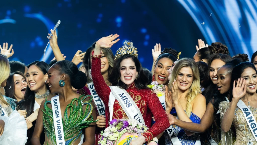 Fátima Bosch se Corona Miss Universo 2025; Presidenta Elogia su Valentía y la Destaca como Ejemplo Nacional al Alzar la Voz ante la Injusticia