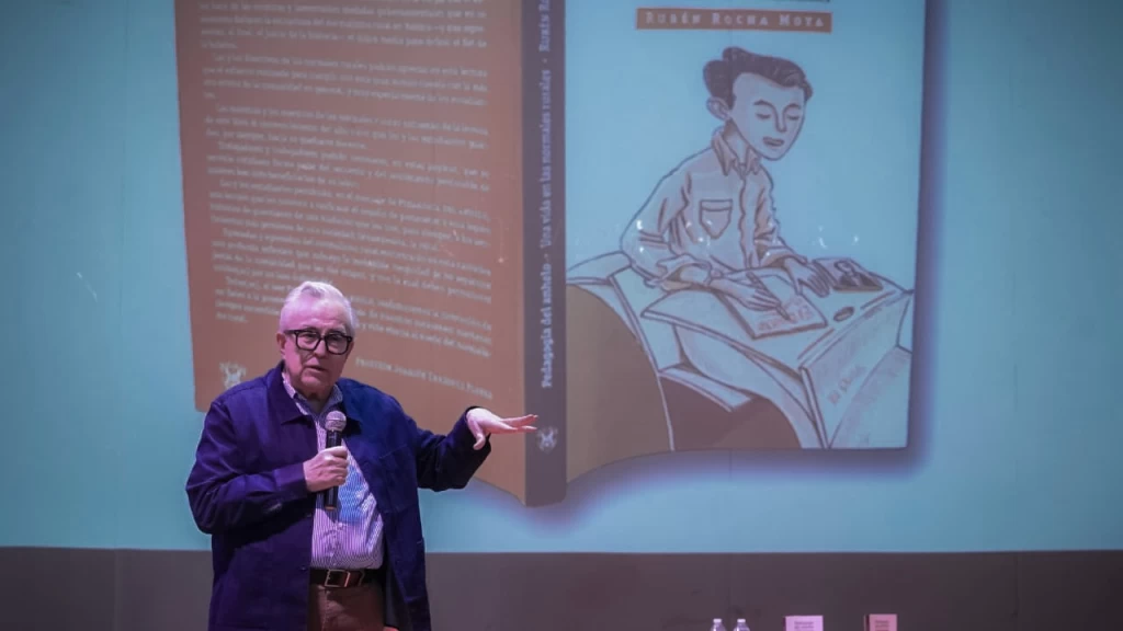 ”Mi mayor orgullo es ser normalista rural”: afirma Dr. Rubén Rocha Moya, al presentar su libro Pedagogía del Anhelo