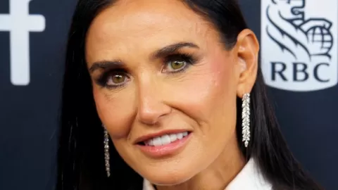 Demi Moore a los 63: Un Resurgir Triunfal que Desafía la Subestimación Femenina en Landman y Hollywood