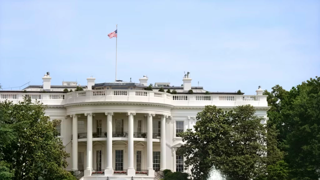 Tiroteo Masivo en Washington D.C. Cerca de Casa Blanca: Dos Guardias Nacionales Heridos Críticos y Un Sospechoso Detenido