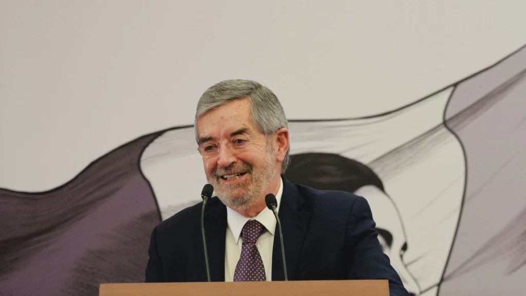 Urgente: Canciller Juan Ramón de la Fuente Solicita Licencia Temporal para Someterse a Cirugía de Columna; Roberto Velasco Asume la SRE