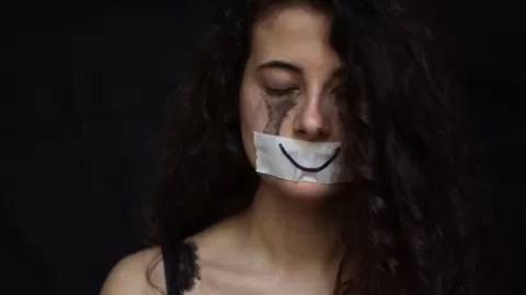 Alerta en Sinaloa: Consumo de Alcohol y Drogas Dispara Violencia Contra Mujeres en Navidad, Advierte Semujeres