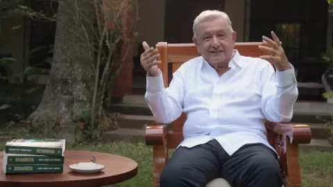 AMLO Rompe Silencio Digital: Expresidente Reaparece con Video Exclusivo para Promocionar su Nuevo Libro 'Grandeza' y Reafirmar su Retiro Político