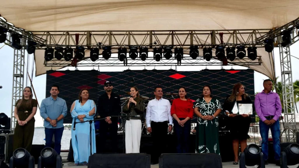 Mas de 8 mil personas disfrutan de la Gran Fiesta del Ostión en Altata