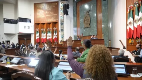 Envían para ser dictaminada la iniciativa de Ley de Ingresos y Presupuesto de Egresos del Ejecutivo estatal