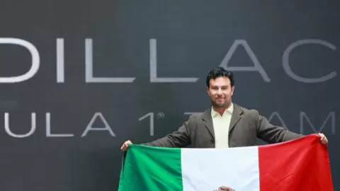 El 'Tal Vez' de Checo Pérez Sacude la F1: La Épica Respuesta tras el Histórico Campeonato de Lando Norris y la Inesperada Caída de Red Bull