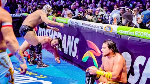 ¡Bad Bunny Causa Furor! El Conejo Malo Sorprende en Función del CMLL en Arena México Previos a su 'Debí Tirar Más Fotos World Tour 2025' en CDMX