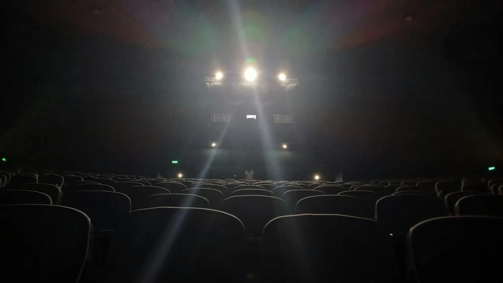 CEO de IMAX predice que 'Las Crónicas de Narnia' de Greta Gerwig 'cambiará el mundo' con un innovador estilo rock y estreno exclusivo en 2026