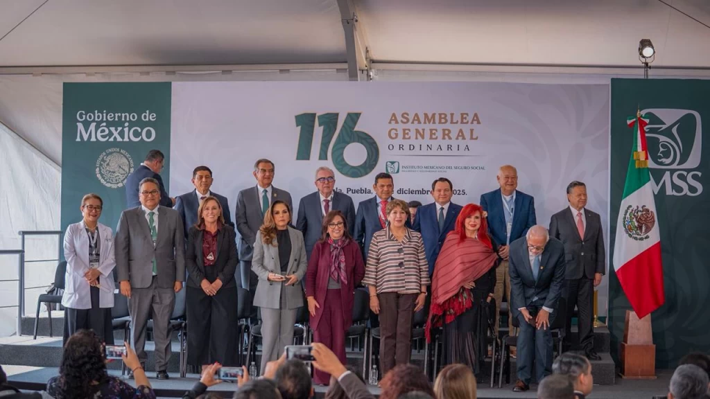 Asiste Gobernador Rocha Moya a Asamblea General Ordinaria del IMSS, encabezada por la presidenta Claudia Sheinbaum